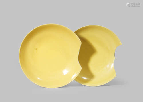 TWO CHINESE YELLOW-GROUND ANHUA DECORATED DISHES