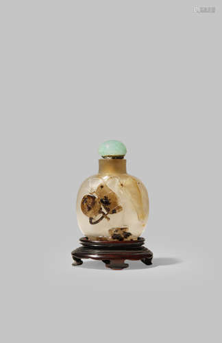 A CHINESE AGATE 'GRASSHOPPER' SNUFF BOTTLE