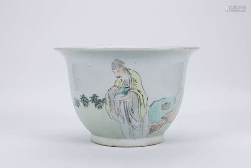 Chinese famille rose porcelain planter.