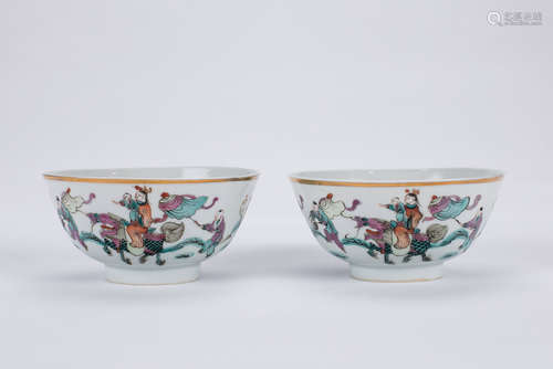 Pair of Chinese famille rose porcelain bowls.