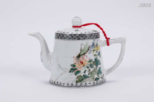 Chinese famille rose porcelain teapot.