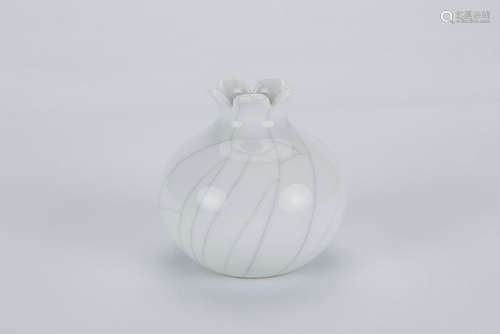 Chinese Ge Ware porcelain bulb vase.