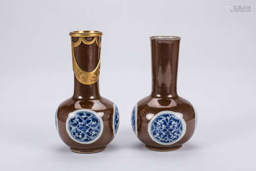 Pair of Chinese brown glaze blue and white porcelain