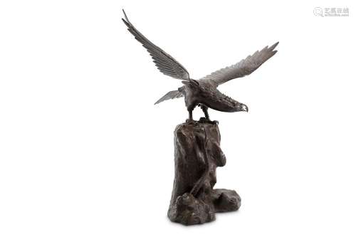 A BRONZE MODEL OF AN EAGLE. Meiji period. Perched