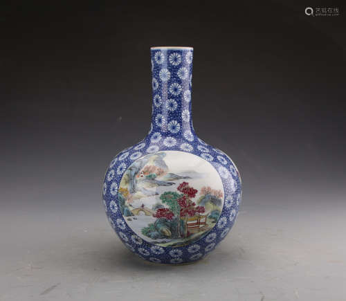 A FAMILLE ROSE BOTTLE VASE, DAOGUANG MARK