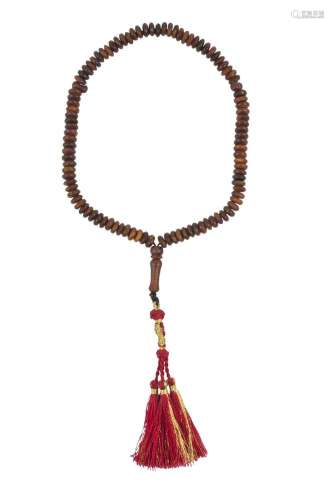 A Chinese rhinoceros horn rosary necklace