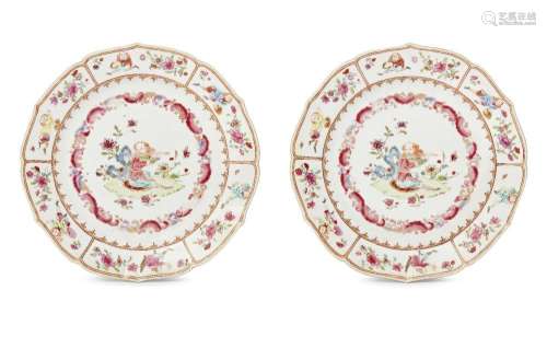 A pair of Chinese export porcelain plates