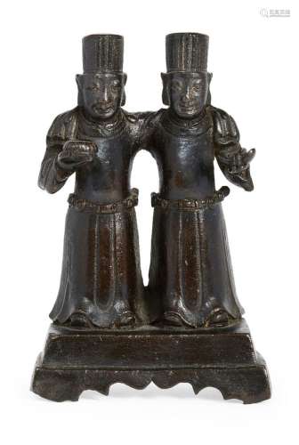 A Chinese bronze figure group