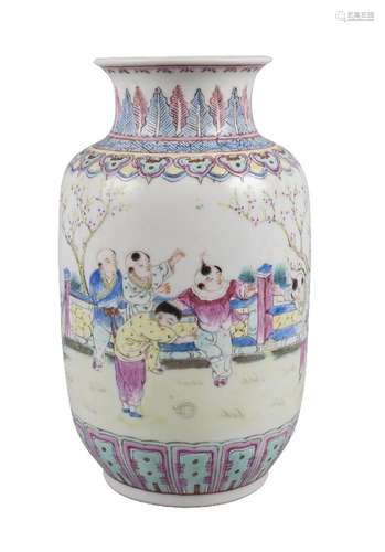 A Chinese porcelain vase