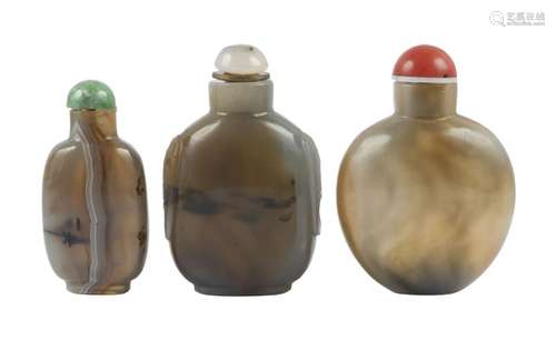 Three Chinese agate snuff bottles