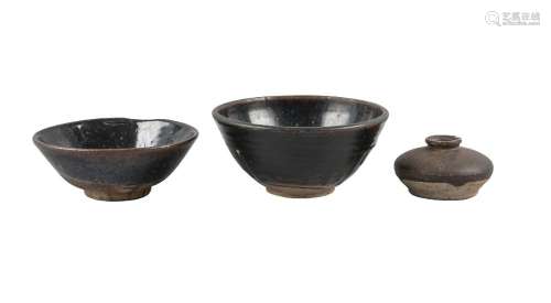 Three pieces of Chinese stoneware