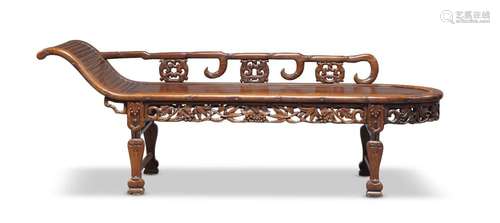 A Chinese huali wood chaise longue