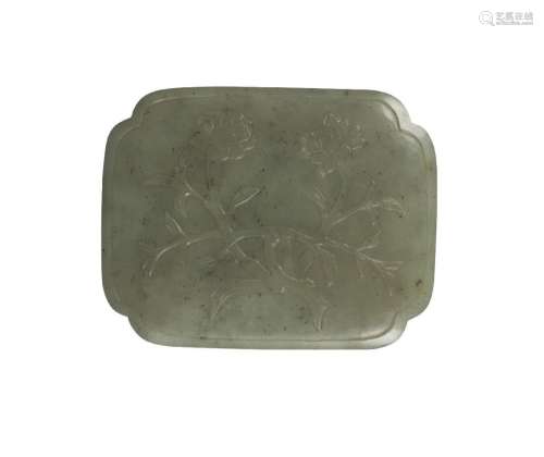 A Chinese green jade canted rectangular box and cover
