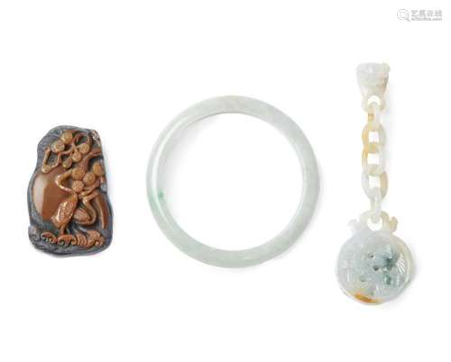 A Chinese jadeite bangle and pendant