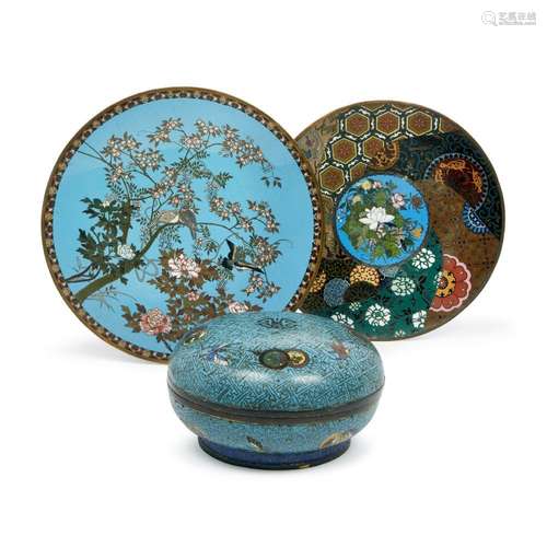 A Chinese cloisonné circular box and cover