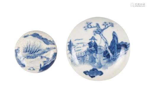 Two Chinese porcelain seal paste boxes and covers