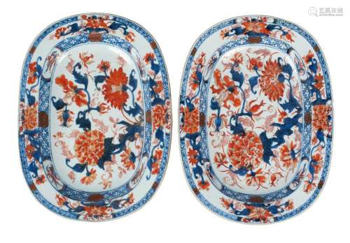 A pair of Chinese export porcelain imari oval platters