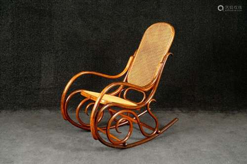 Fischel Rocking Chair. Dossier et assise tendus de...