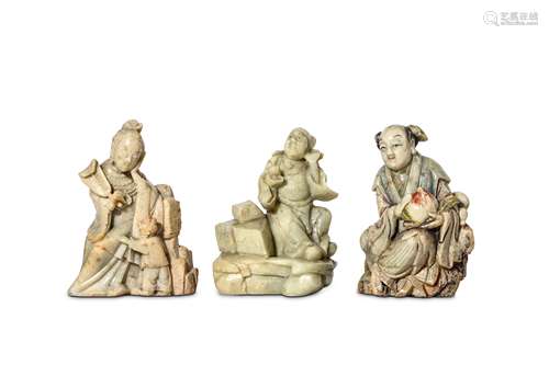 THREE CHINESE SOAPSTONE CARVINGS.