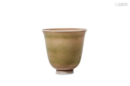 A CHINESE PEACH-BLOOM GLAZED CUP. Qing Dynasty, Ka