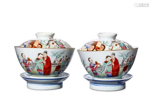 A PAIR OF CHINESE TEA BOWLS AND COVERS. Enamelled