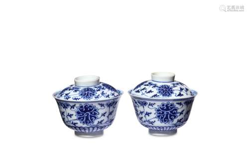 A PAIR OF CHINESE BLUE AND WHITE ‘LOTUS SCROLL’ TE