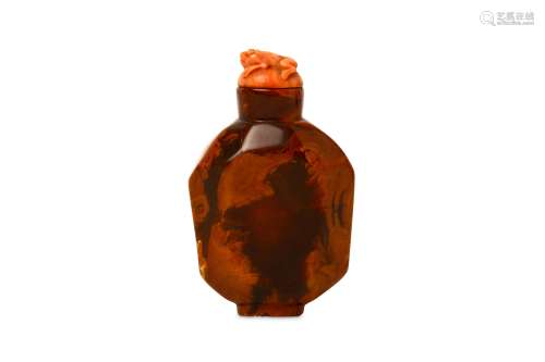 A CHINESE AMBER SNUFF BOTTLE. Qing Dynasty