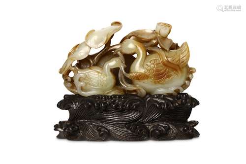 A CHINESE JADE ‘DUCK’ CARVING.