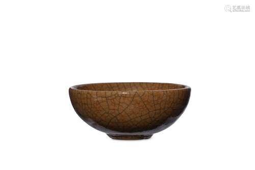 A CHINESE GUAN-TYPE BOWL. Yuan to early Ming Dynas