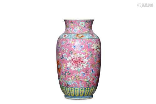 A CHINESE FAMILLE ROSE PINK-GROUND VASE. Qing Dyna