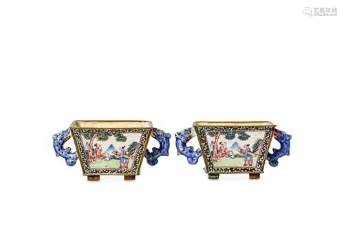 A PAIR OF CHINESE CANTON ENAMEL SQUARE CUPS. Qing