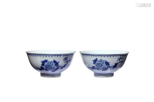 TWO CHINESE BLUE AND WHITE BOWLS. Early 20th Centu