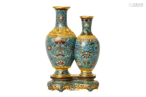 A CHINESE CLOISONNÉ ENAMEL DOUBLE VASE WITH STAND.