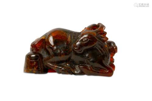 A CHINESE AMBER 'DEER' CARVING. 17th Century.