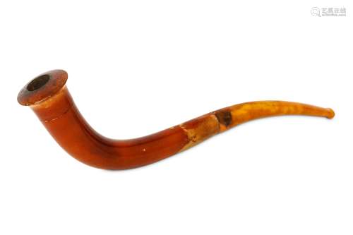 A EUROPEAN MEERSCHAUM PIPE WITH AMBER STEM. Of S-s