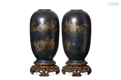 A PAIR OF CHINESE ‘SHAO ’-STYLE BLACK LACQUERED WOOD VASES. Qing Dynasty, 19th Century. Each with