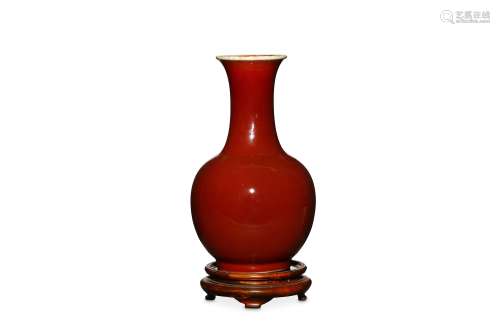 A CHINESE COPPER-RED GLAZED VASE. Qing Dynasty. Th