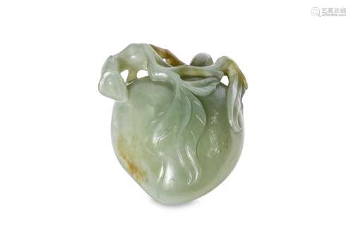 A CHINESE JADE 'PEACH' BOX AND COVER. The box and