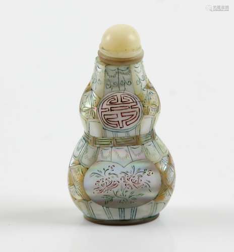 Chinese mother-of-pearl double gourd snuff bottle and stopper decorated with Shou characters and