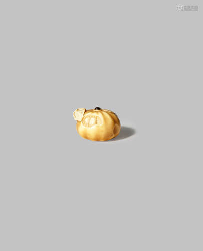 A JAPANESE IVORY OJIME MEIJI 1868-1912 Depicting a small mika fruit, the tangerine with its skin