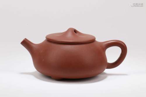 A Chinese Zisha Tea Pot