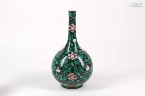 A Chinese Green Ground Famille-Rose Porcelain Vase