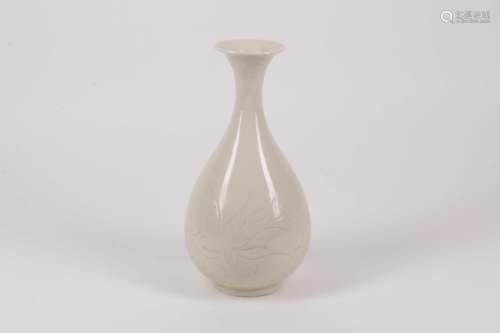 A Chinese White Glazed Porcelain Vase