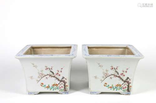 Pair of Chinese Famille-Rose Porcelain Flower Pot