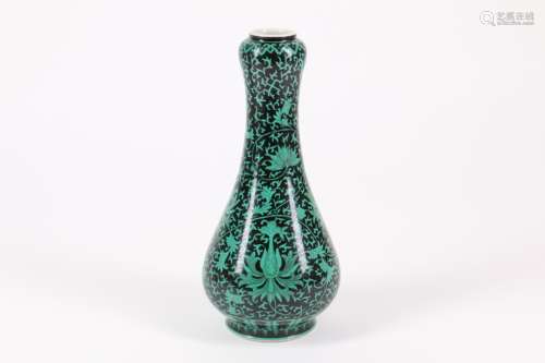 A Chinese Green Glazed Porcelain Vase