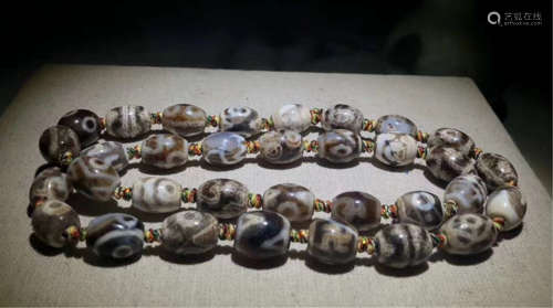 TIBETAN AGATE DZI BEAD NECKLACE