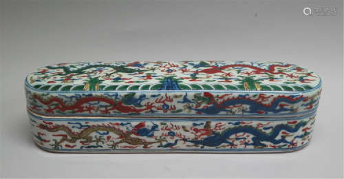 CHINESE PORCELAIN BLUE AND WHITE WUCAI DRAGON LONG BOX