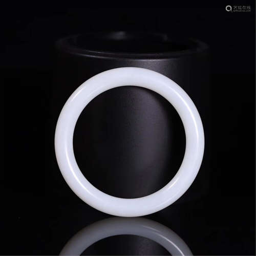 CHINESE WHITE JADE BANGLE