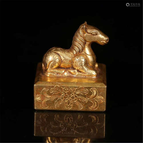 CHINESE GILT BRONZE COUCHING HORSE SEAL