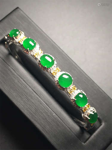 18K WHITE DIAMOND GOLD NATURAL JADEITE BRACELET